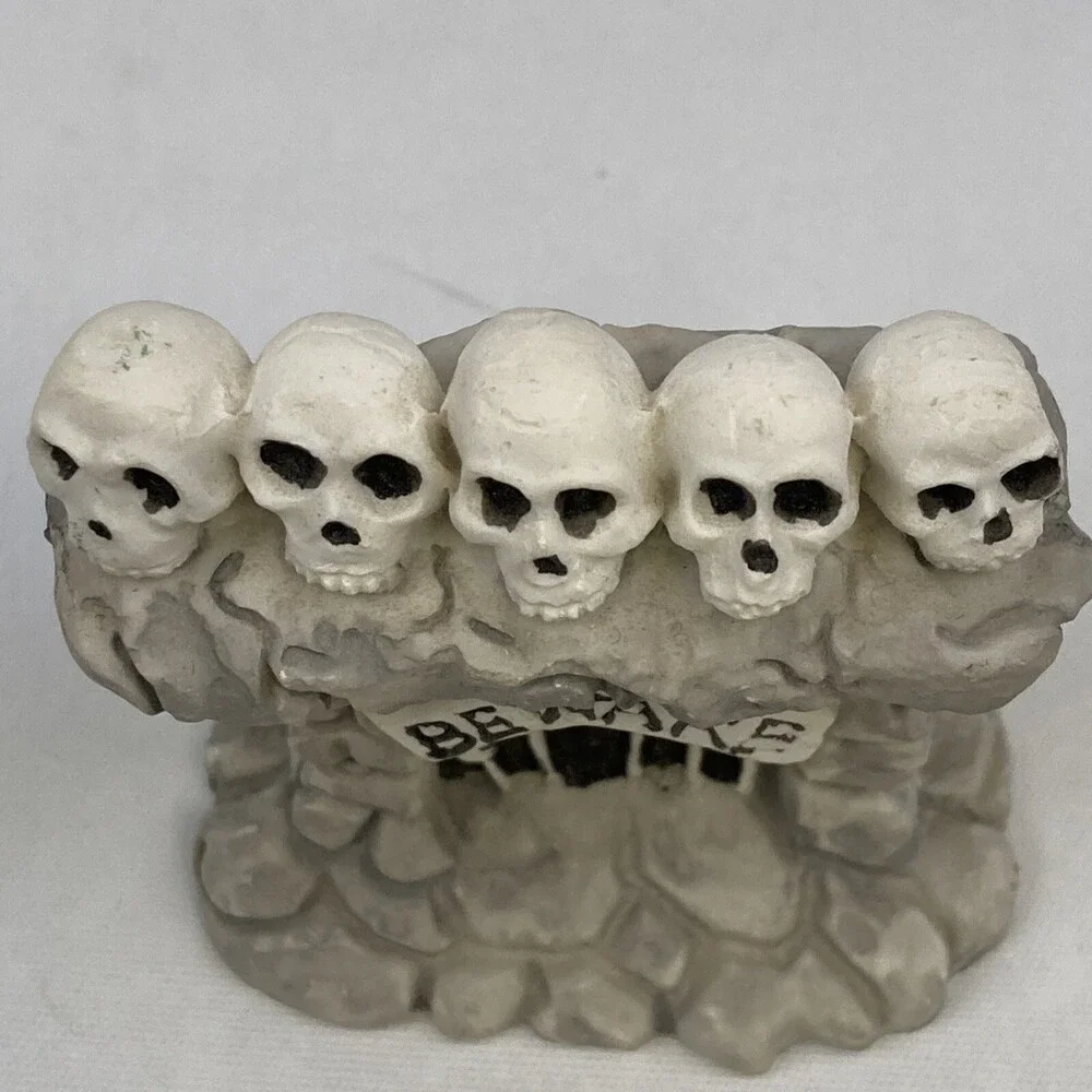 VTG 90s Haunted Haven Halloween Village 2.5